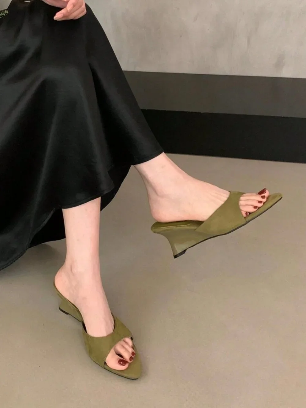 Dark Green Casual Women's Pointed Toe Wedge Slide Sandals